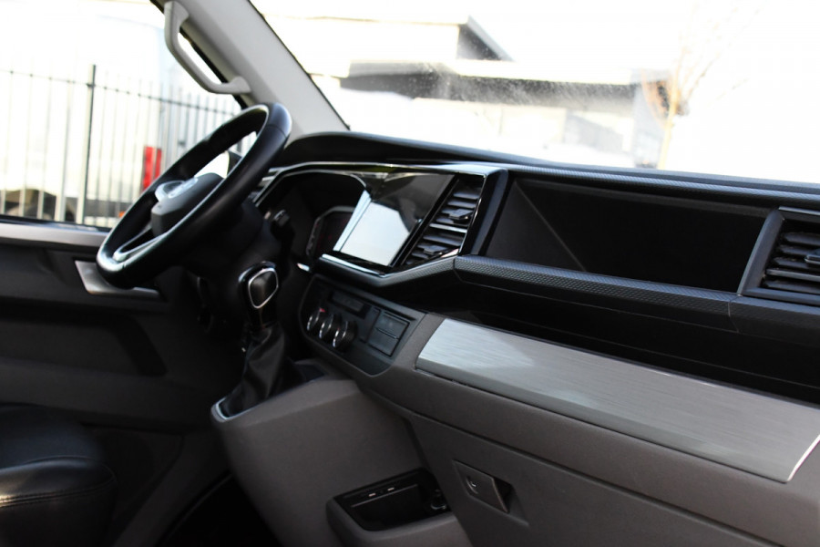Volkswagen Transporter 2.0 TDI L2H1 30 DC Bulli Black Edition Virtual, Adaptie cruise, Camera, Carplay, 199pk, Sensoren, Automaat, Leder, Trekhaak, LED, 2 x Schuifdeur, Uniek!