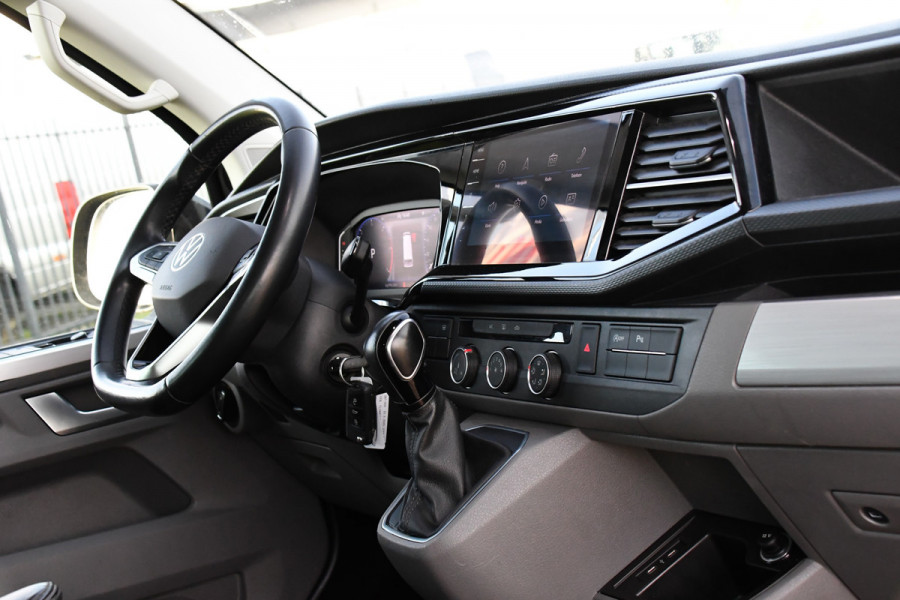 Volkswagen Transporter 2.0 TDI L2H1 30 DC Bulli Black Edition Virtual, Adaptie cruise, Camera, Carplay, 199pk, Sensoren, Automaat, Leder, Trekhaak, LED, 2 x Schuifdeur, Uniek!