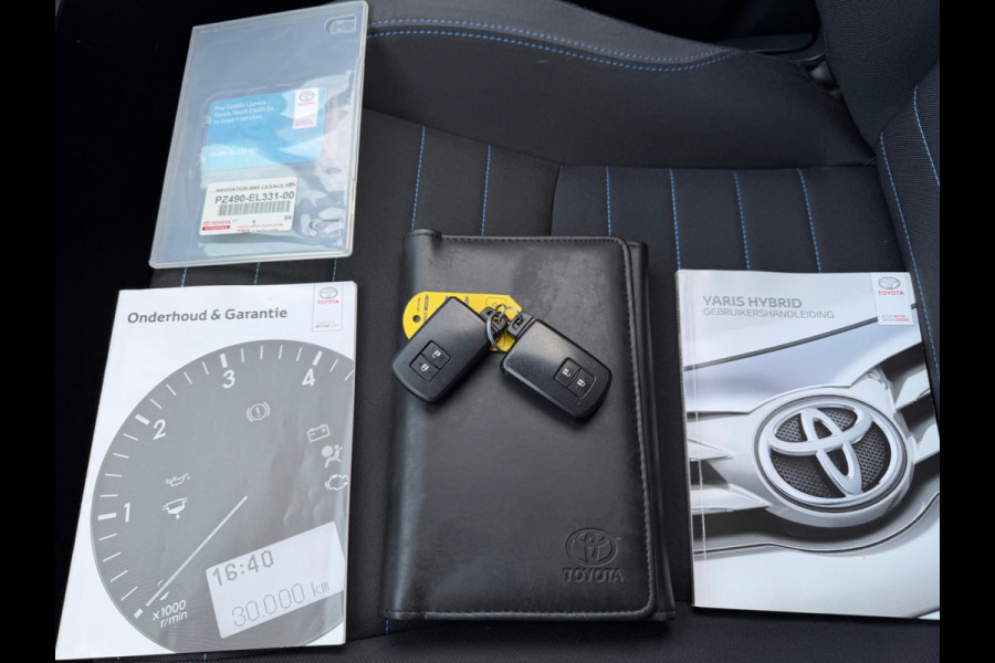 Toyota Yaris 1.5 Hybrid Bi-Tone 1e eigenaar, NAP, KeyLess, Camera