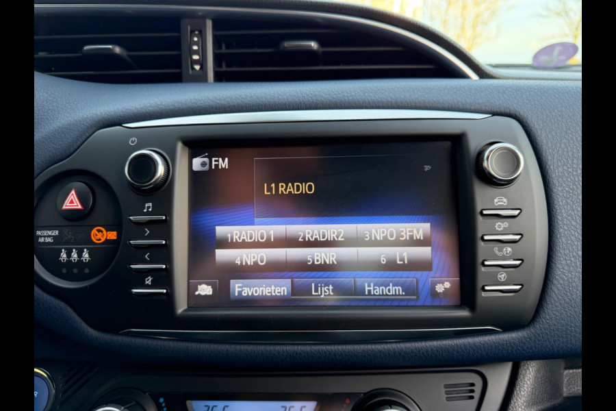 Toyota Yaris 1.5 Hybrid Bi-Tone 1e eigenaar, NAP, KeyLess, Camera