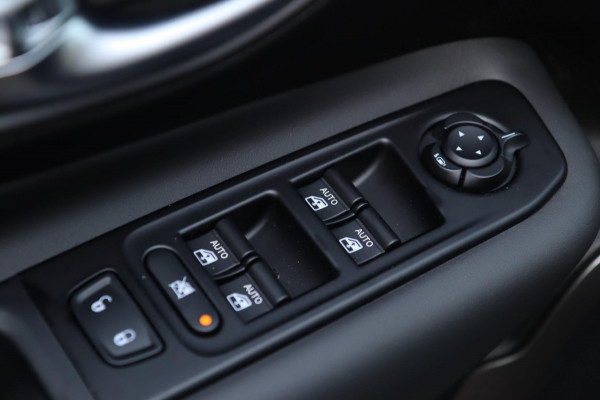 Jeep Renegade 1.3T Limited / LED / KEYLESS / CAMERA / CARPLAY / STUUR+STOELVERW