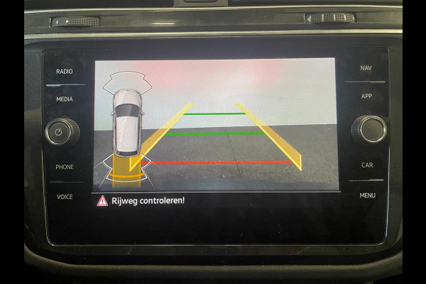Volkswagen Tiguan 1.4 TSI 245pk eHybrid Life Business Panoramadak Navigatie Apple Carplay/Android Auto Camera Parkeersensoren Adaptive Cruise Control Elektrische achterklep Virtual Cockpit Lichtmetalen velgen Climate Control