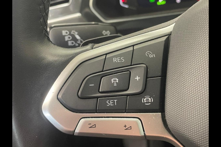 Volkswagen Tiguan 1.4 TSI 245pk eHybrid Life Business Panoramadak Navigatie Apple Carplay/Android Auto Camera Parkeersensoren Adaptive Cruise Control Elektrische achterklep Virtual Cockpit Lichtmetalen velgen Climate Control