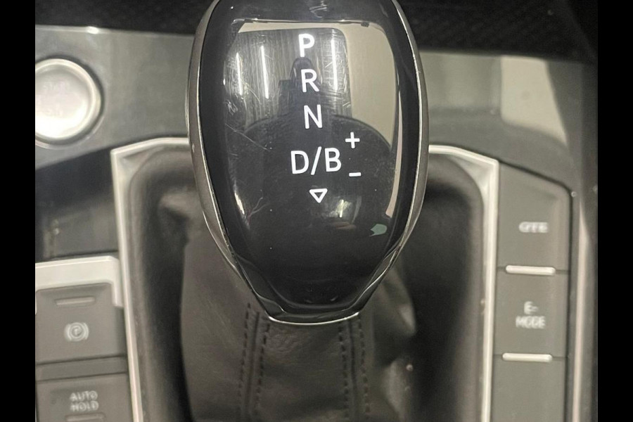 Volkswagen Tiguan 1.4 TSI 245pk eHybrid Life Business Panoramadak Navigatie Apple Carplay/Android Auto Camera Parkeersensoren Adaptive Cruise Control Elektrische achterklep Virtual Cockpit Lichtmetalen velgen Climate Control