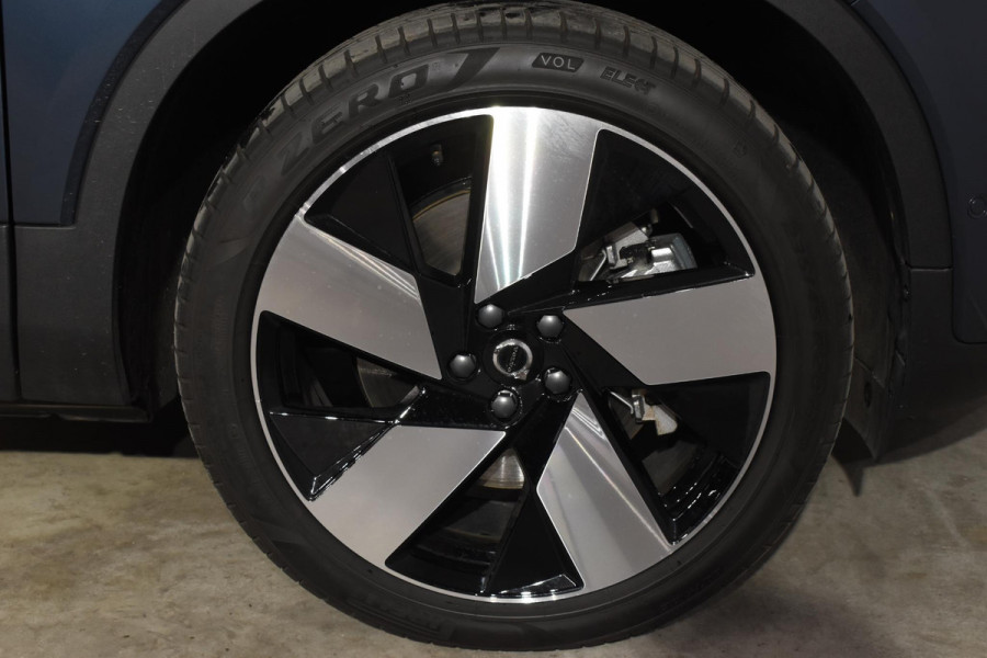 Volvo EX40 252PK Single Motor Extended Range 82 kWh Plus / Lounge Pakket / Extra getint glas / 360 Camera / 20'' velgen / Panoramadak / Zwart dak