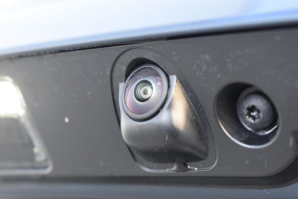 Volvo EX40 252PK Single Motor Extended Range 82 kWh Plus / Lounge Pakket / Extra getint glas / 360 Camera / 20'' velgen / Panoramadak / Zwart dak