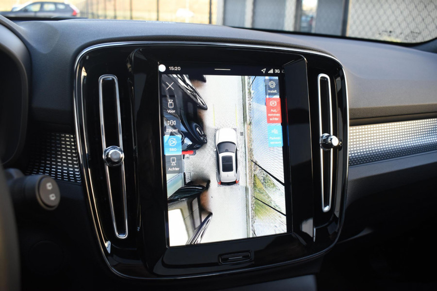 Volvo EX40 252PK Single Motor Extended Range 82 kWh Plus / Lounge Pakket / Extra getint glas / 360 Camera / 20'' velgen / Panoramadak / Zwart dak