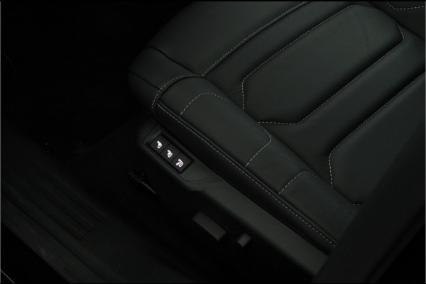 Citroën Ë-C4 Citroën ë-C4 Shine 50kWh 3- fase | Camera | Navigatie | Adaptive Cruise Control | Pano | Camera | Navigatie | Adaptive Cruise Control | Pano