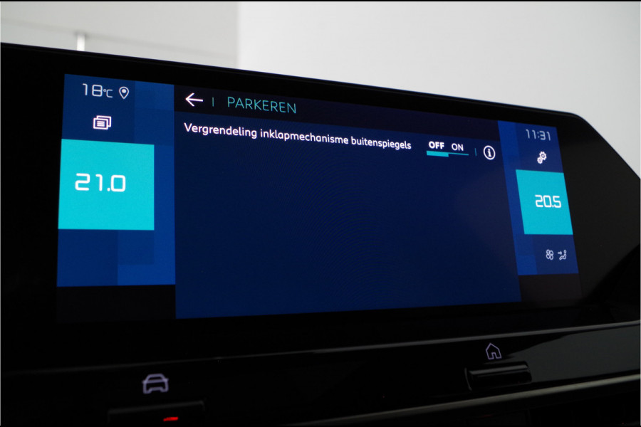 Citroën Ë-C4 Citroën ë-C4 Shine 50kWh 3- fase | Camera | Navigatie | Adaptive Cruise Control | Pano | Camera | Navigatie | Adaptive Cruise Control | Pano