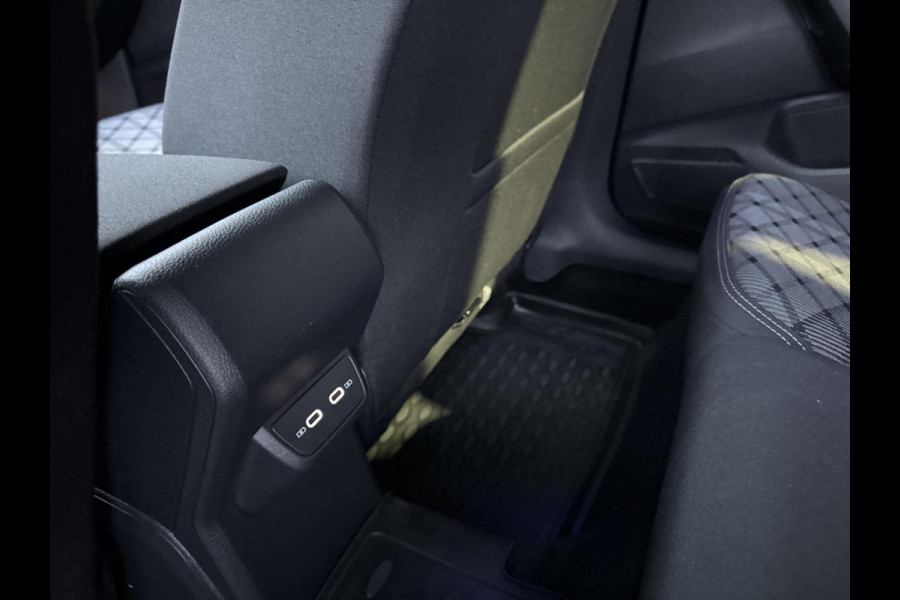 Volkswagen Taigo 1.0 TSI 3x R-Line DSG Matrix LED ACC 18 inch Camera LaneAssist Frontassist Garantie