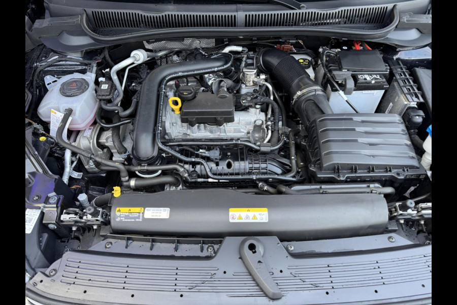 Volkswagen Taigo 1.0 TSI 3x R-Line DSG Matrix LED ACC 18 inch Camera LaneAssist Frontassist Garantie