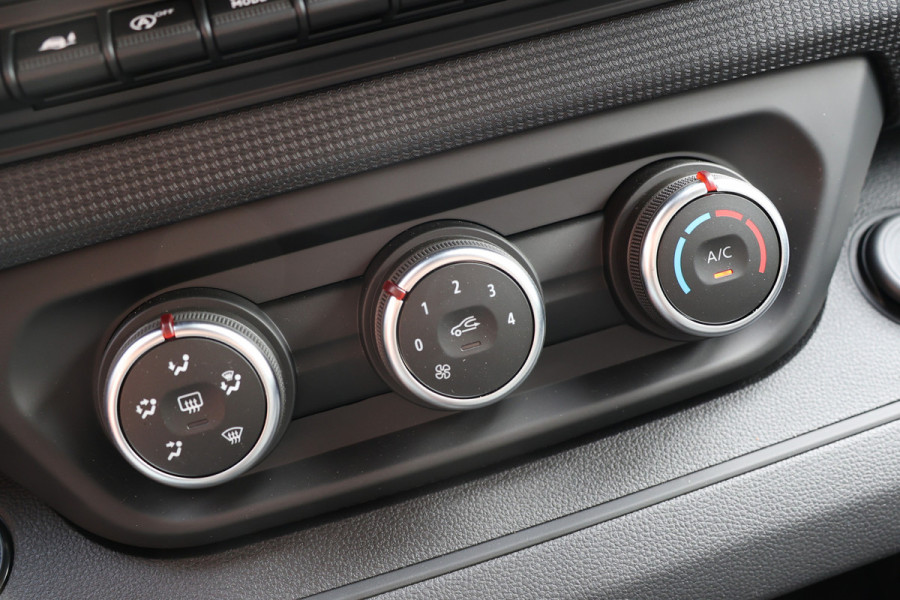 Renault Trafic 2.0 dCi 150 PK DC | CarPlay | PDC | Cruise control | Lane Assist | DAB | 6-Zitter | Keyless go | Spoilerkit | BPM Vrij | Dubbel Cabine | Fabrieksgarantie