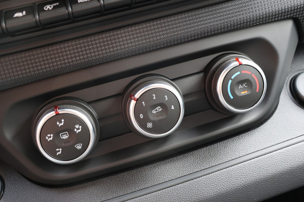 Renault Trafic 2.0 dCi 150 PK DC | CarPlay | PDC | Cruise control | Lane Assist | DAB | 6-Zitter | Keyless go | Spoilerkit | BPM Vrij | Dubbel Cabine | Fabrieksgarantie