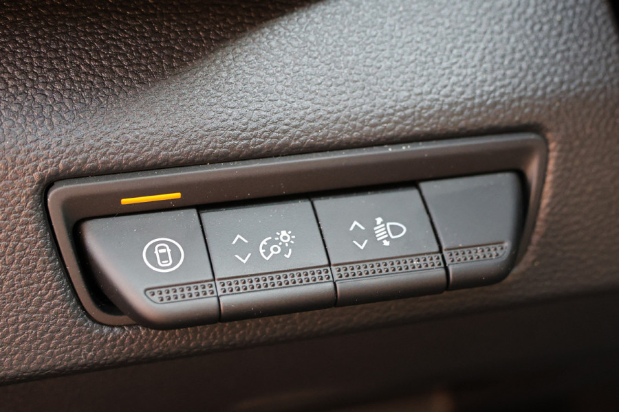 Renault Trafic 2.0 dCi 150 PK DC | CarPlay | PDC | Cruise control | Lane Assist | DAB | 6-Zitter | Keyless go | Spoilerkit | BPM Vrij | Dubbel Cabine | Fabrieksgarantie