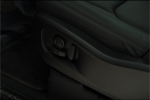 Land Rover Defender 110 2.0 P300e 110 X-Dynamic HSE > 300pk/Black pakket/Head-up/22inch/Trekhaak/Smart View...
