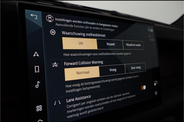 Land Rover Defender 110 2.0 P300e 110 X-Dynamic HSE > 300pk/Black pakket/Head-up/22inch/Trekhaak/Smart View...