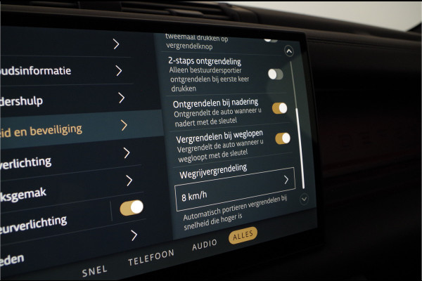 Land Rover Defender 110 2.0 P300e 110 X-Dynamic HSE > 300pk/Black pakket/Head-up/22inch/Trekhaak/Smart View...