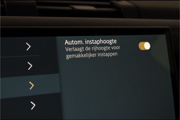 Land Rover Defender 110 2.0 P300e 110 X-Dynamic HSE > 300pk/Black pakket/Head-up/22inch/Trekhaak/Smart View...