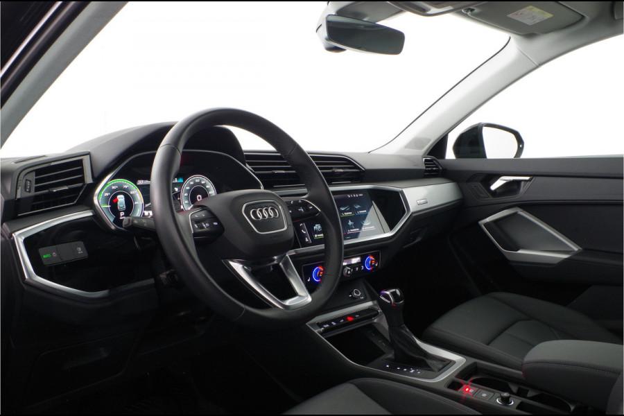 Audi Q3 45 TFSI e edition > 245pk/Leer/19inch/keyless/Stoelverwarming/Plug in-hybride...