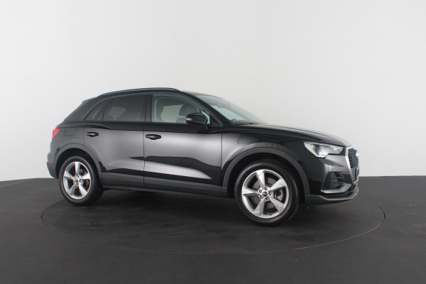 Audi Q3 45 TFSI e edition > 245pk/Leer/19inch/keyless/Stoelverwarming/Plug in-hybride...