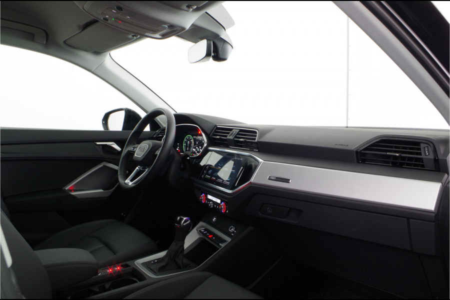 Audi Q3 45 TFSI e edition > 245pk/Leer/19inch/keyless/Stoelverwarming/Plug in-hybride...