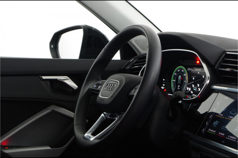 Audi Q3 45 TFSI e edition > 245pk/Leer/19inch/keyless/Stoelverwarming/Plug in-hybride...