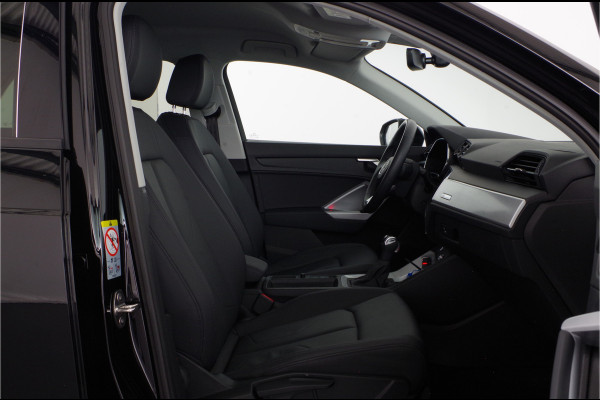 Audi Q3 45 TFSI e edition > 245pk/Leer/19inch/keyless/Stoelverwarming/Plug in-hybride...