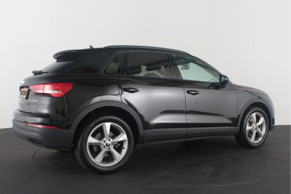 Audi Q3 45 TFSI e edition > 245pk/Leer/19inch/keyless/Stoelverwarming/Plug in-hybride...