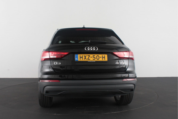 Audi Q3 45 TFSI e edition > 245pk/Leer/19inch/keyless/Stoelverwarming/Plug in-hybride...