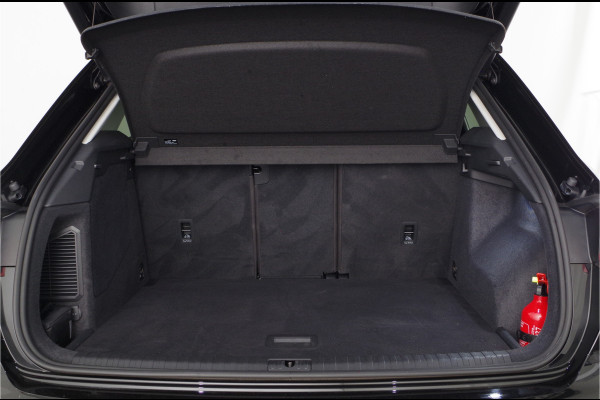 Audi Q3 45 TFSI e edition > 245pk/Leer/19inch/keyless/Stoelverwarming/Plug in-hybride...