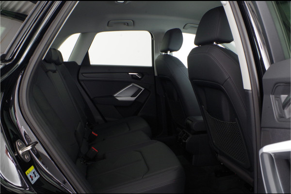 Audi Q3 45 TFSI e edition > 245pk/Leer/19inch/keyless/Stoelverwarming/Plug in-hybride...