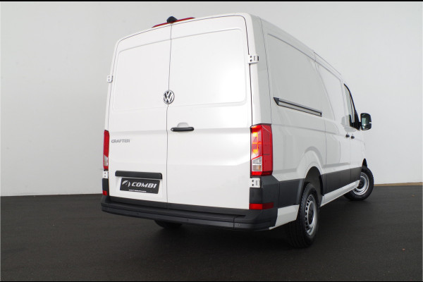 Volkswagen Crafter 35t 2.0 TDI L3H2 > BPM vrij!\Camera/cruise control/Apple Carplay/Android Auto/parkeersensor voor en achter Lease ook mogelijk!