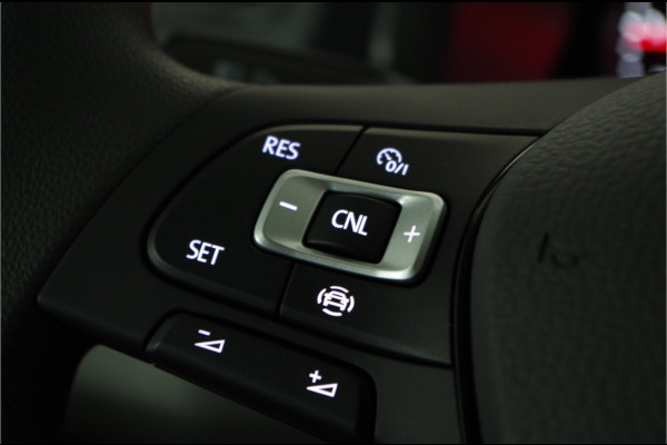 Volkswagen Crafter 35t 2.0 TDI L3H2 > BPM vrij!\Camera/cruise control/Apple Carplay/Android Auto/parkeersensor voor en achter Lease ook mogelijk!