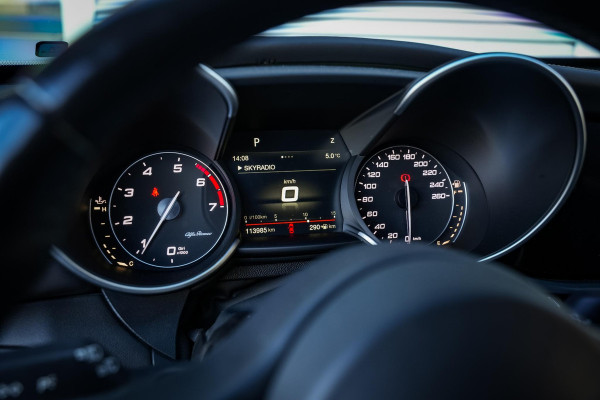 Alfa Romeo Giulia 2.0 T AWD Gepantserd 280 PK | Diplomatiek veiligheidsglas | Ex-regeringsauto Italië | Unieke historie