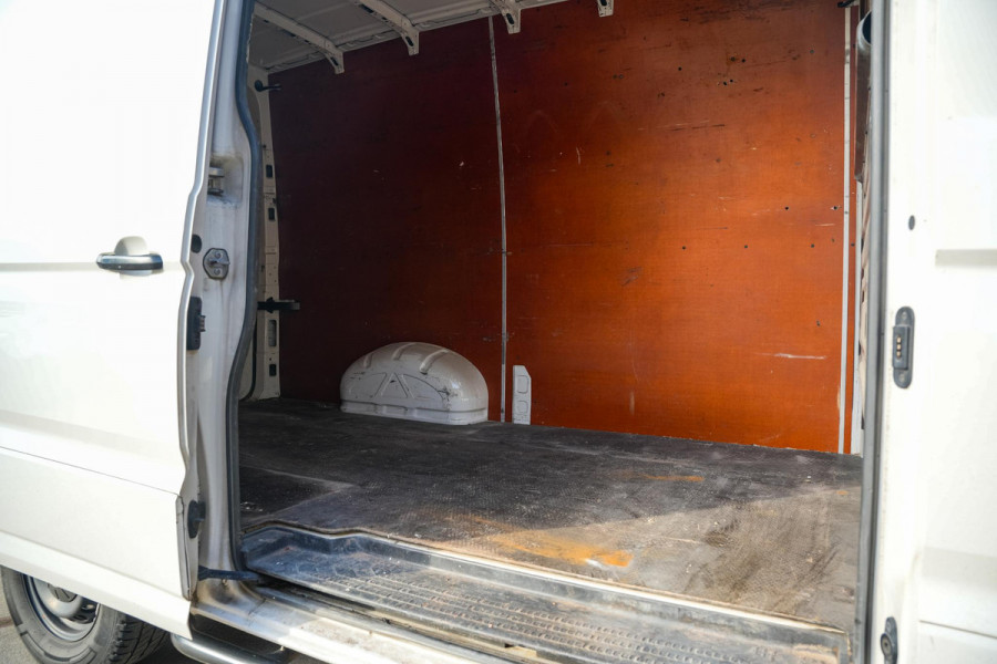 Volkswagen Crafter 30 2.0 TDI L3H2 Trendline Camera Cruise Trekhaak Schuifdeur Clima