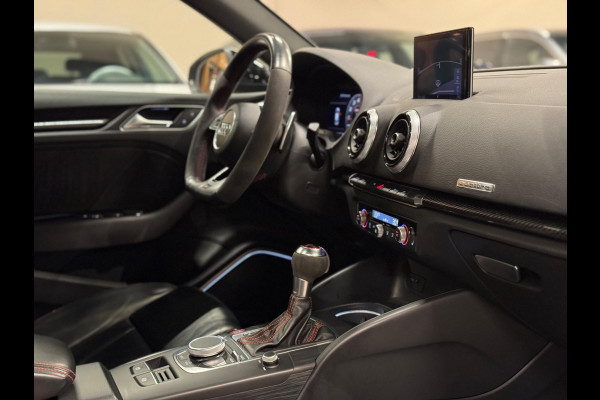Audi RS3 Sportback 2.5 TFSI Quattro, Pano, Virtual, Apple Carplay, Black Pack, Cam, Blind Spot, Dynamisch, Dealer Onderhouden