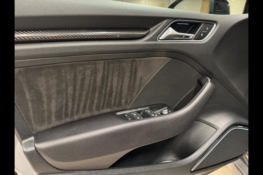 Audi RS3 Sportback 2.5 TFSI Quattro, Pano, Virtual, Apple Carplay, Black Pack, Cam, Blind Spot, Dynamisch, Dealer Onderhouden