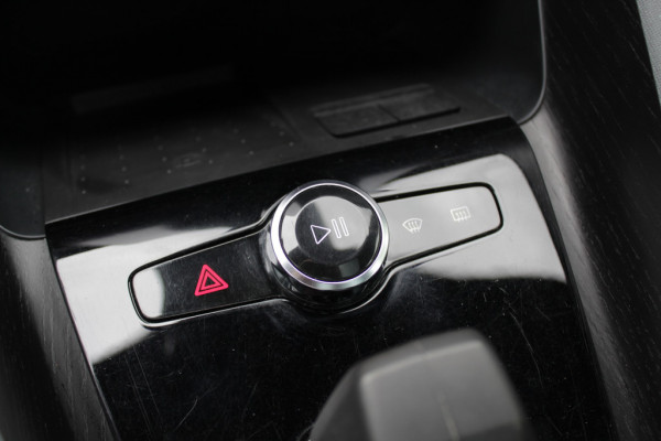 Polestar 2 Long Range Dual Motor Launch Edition 78kWh / Full option! / SoH 92.8% / Trekhaak / Panoramadak / 360Camera / Luxe Leder / Keyless / 19'' / Stuurverwarming / Navigatie / DAB / ACC / Virtual Cockpit