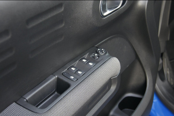 Citroën C3 Aircross 1.2 PureTech 130 Automaat • 2024 • Facelift • Voltaic Blue • Navi • All-Season • 17" Zwart LM