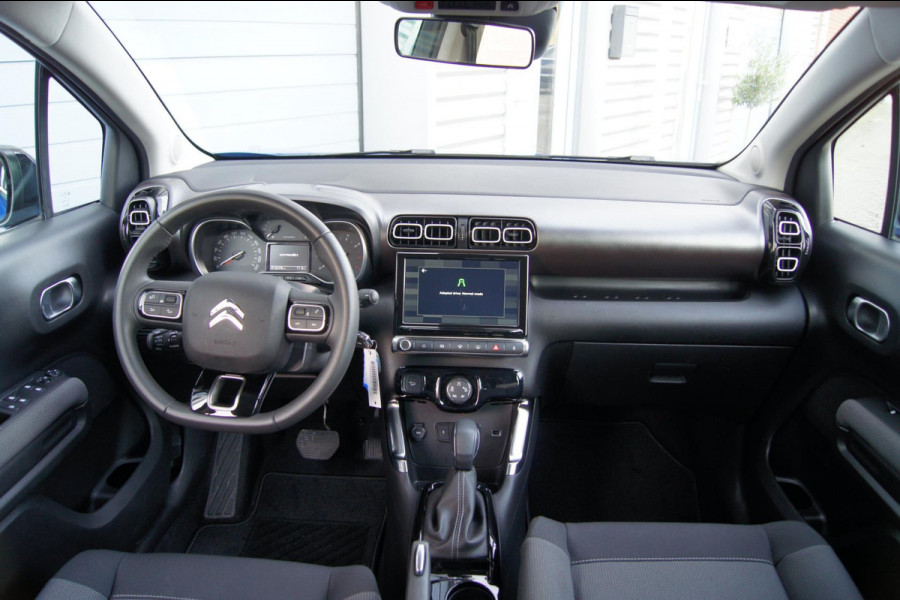 Citroën C3 Aircross 1.2 PureTech 130 Automaat • 2024 • Facelift • Voltaic Blue • Navi • All-Season • 17" Zwart LM
