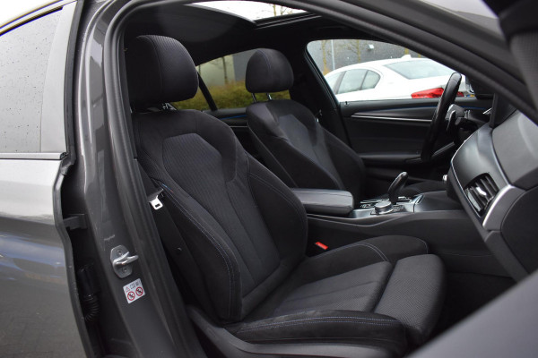 BMW 5 Serie 530e High Executive M-Sport Pano Camera 20" HK