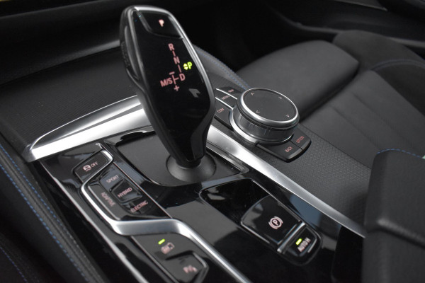 BMW 5 Serie 530e High Executive M-Sport Pano Camera 20" HK