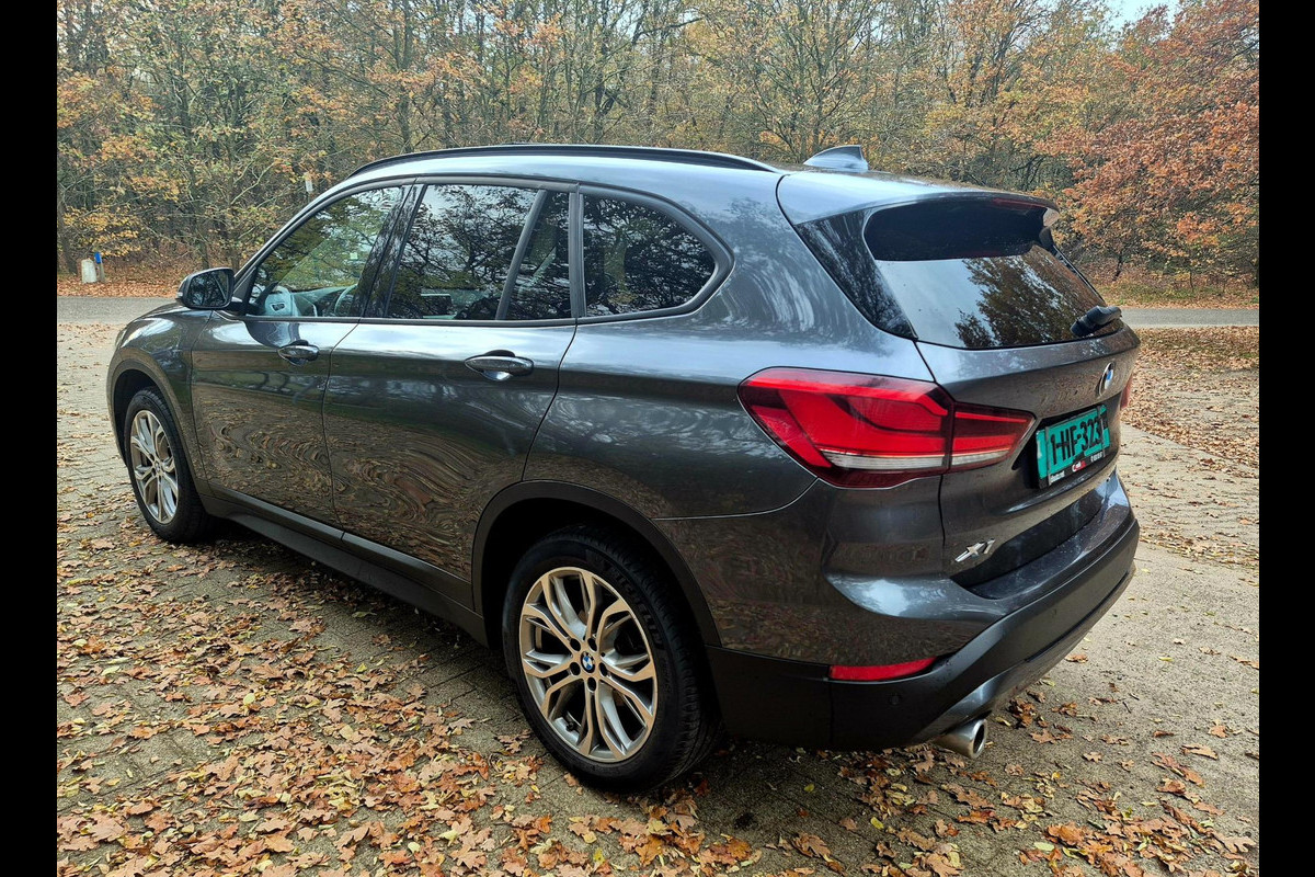BMW X1 SDrive18i Executive . Panoramadak . 37000 km