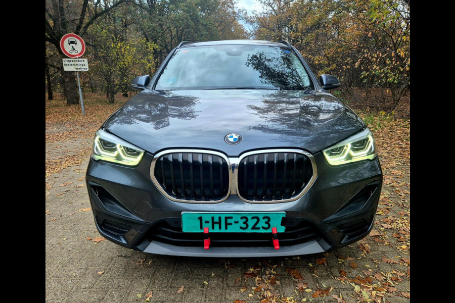 BMW X1 SDrive18i Executive . Panoramadak . 37000 km