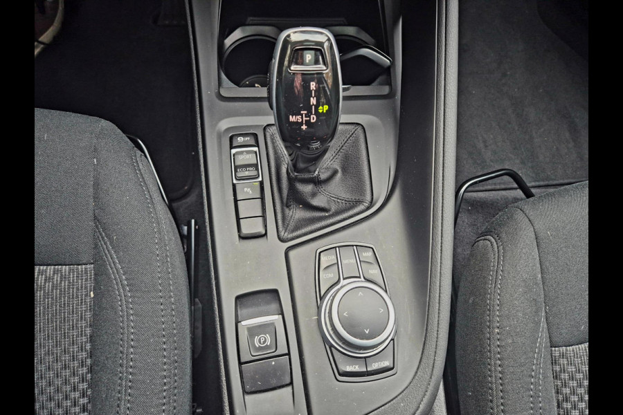 BMW X1 SDrive18i Executive . Panoramadak . 37000 km