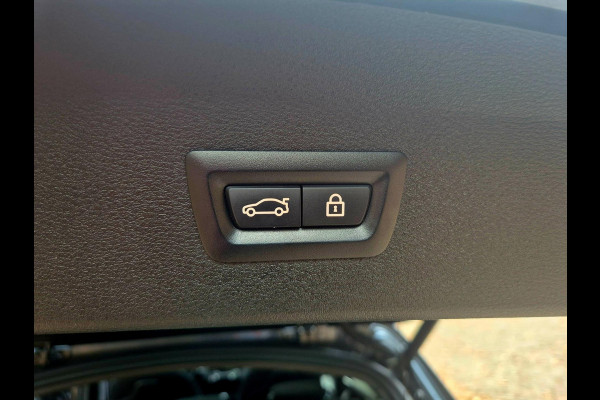 BMW X1 SDrive18i Executive . Panoramadak . 37000 km