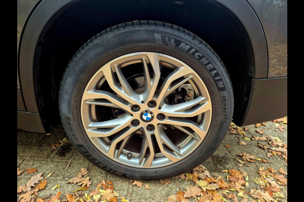 BMW X1 SDrive18i Executive . Panoramadak . 37000 km