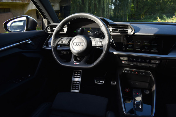 Audi A3 Sportback 2.0 TFSI S3 QUATTRO 310PK S-TRON S3-SPORT CAMERA/LEDER/CARPLAY