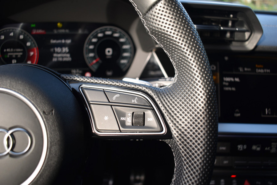 Audi A3 Sportback 2.0 TFSI S3 QUATTRO 310PK S-TRON S3-SPORT CAMERA/LEDER/CARPLAY