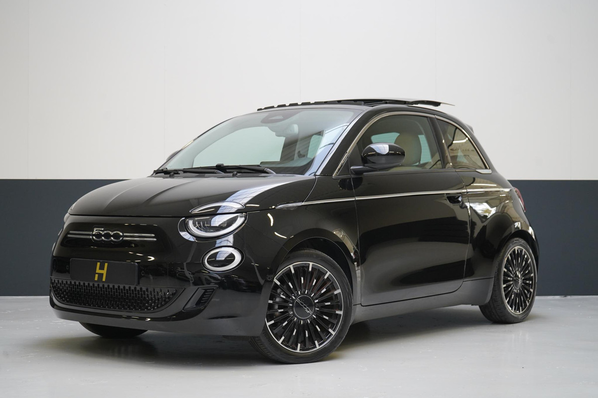 Fiat 500 La Prima 42 kWh | SoH 97% | Schuif/kanteldak | Navigatie | Leder | Apple Carplay